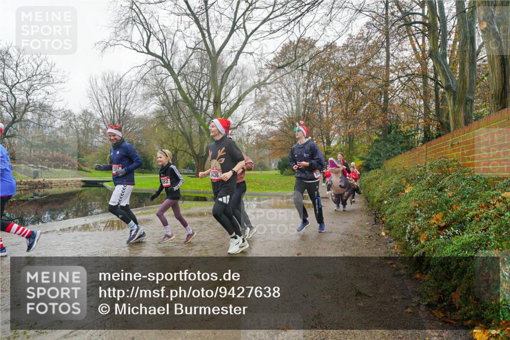 07.12.2025 - St. Pauli X-Mass-Run No. 15 Michael Burmester http://msf.ph/oto/9427638 07.12.2025 11:24:43 Laufen 188, 82, 2436 meine-sportfotos.de