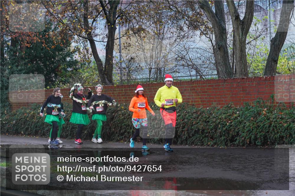 07.12.2025 - St. Pauli X-Mass-Run No. 15 Michael Burmester http://msf.ph/oto/9427654 07.12.2025 10:28:30 Laufen 2664, 2721, 2719, 2727, 2665 meine-sportfotos.de