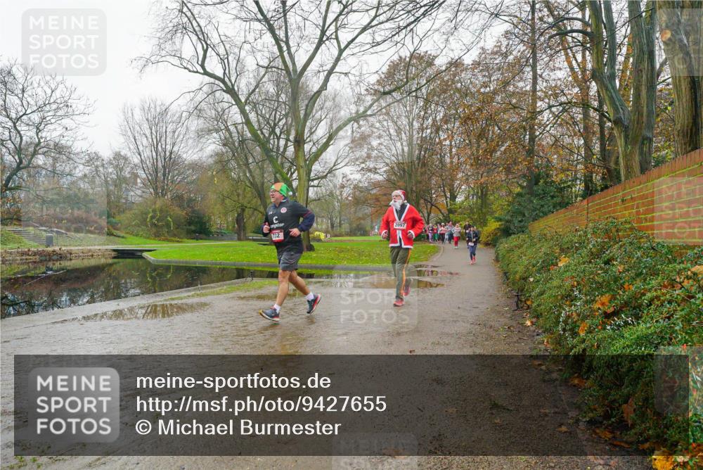07.12.2025 - St. Pauli X-Mass-Run No. 15 Michael Burmester http://msf.ph/oto/9427655 07.12.2025 11:24:50 Laufen 732, 2097 meine-sportfotos.de