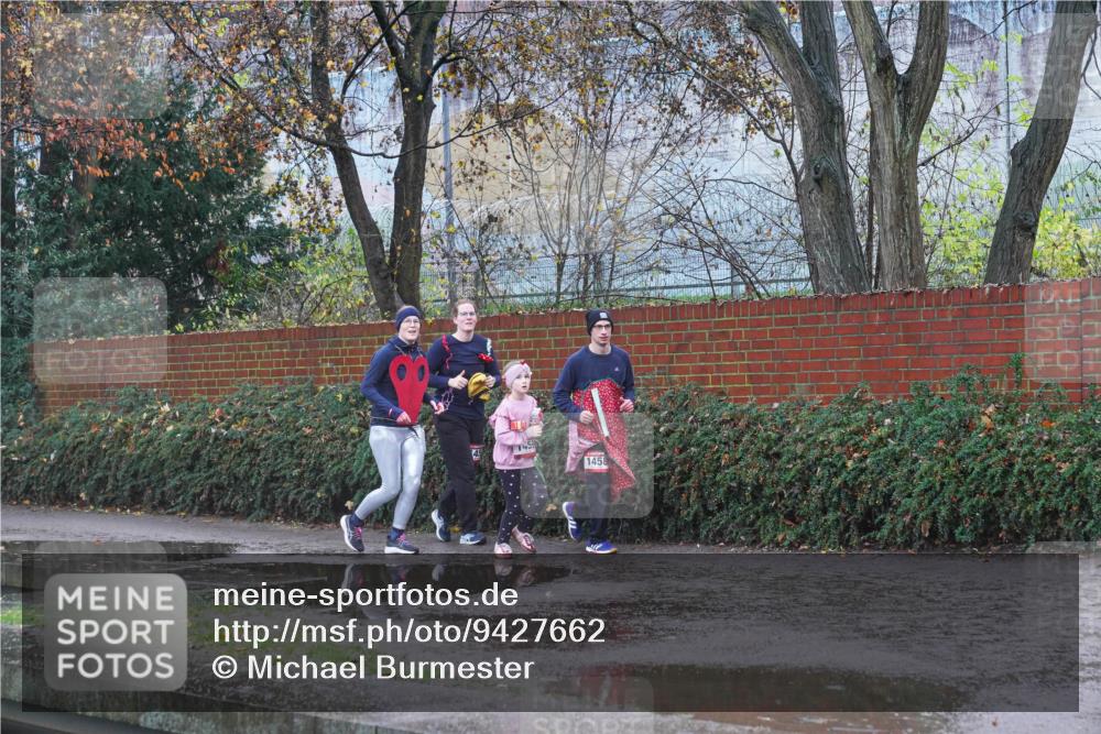 07.12.2025 - St. Pauli X-Mass-Run No. 15 Michael Burmester http://msf.ph/oto/9427662 07.12.2025 10:28:45 Laufen 45, 1458 meine-sportfotos.de