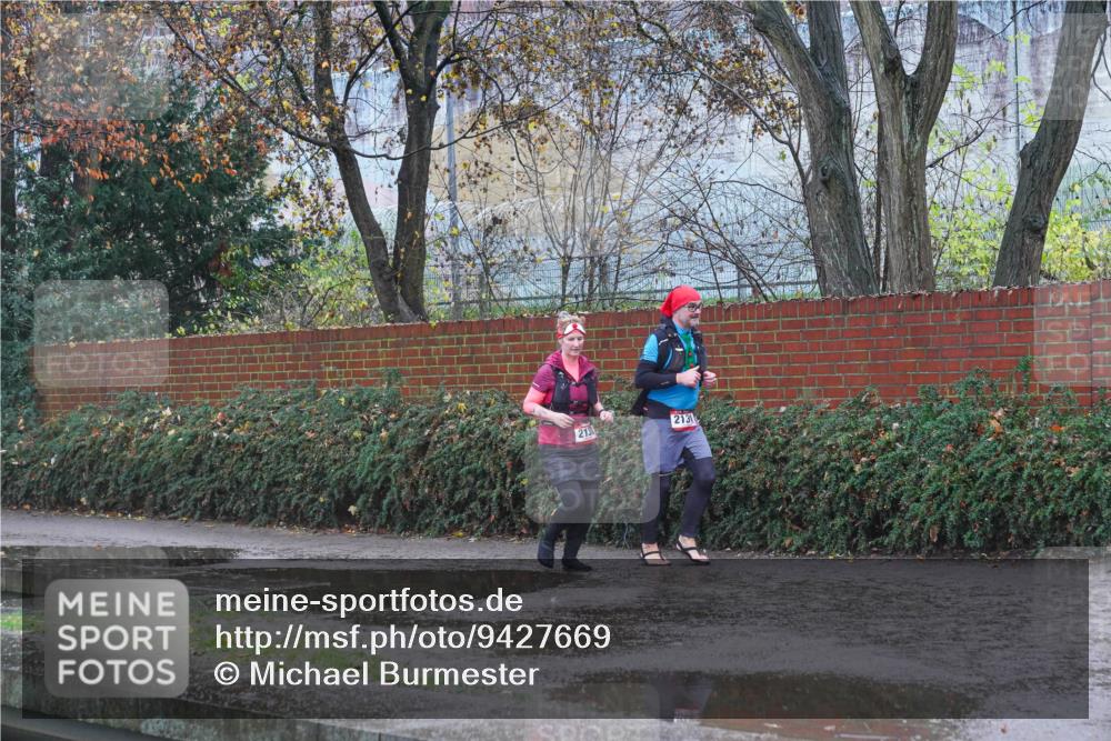 07.12.2025 - St. Pauli X-Mass-Run No. 15 Michael Burmester http://msf.ph/oto/9427669 07.12.2025 10:29:09 Laufen 213, 2131 meine-sportfotos.de