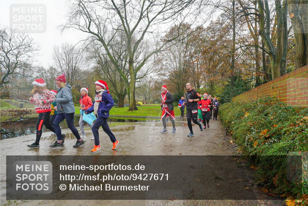 07.12.2025 - St. Pauli X-Mass-Run No. 15 Michael Burmester http://msf.ph/oto/9427671 07.12.2025 11:25:07 Laufen 37, 1131, 982, 243, 1602 meine-sportfotos.de