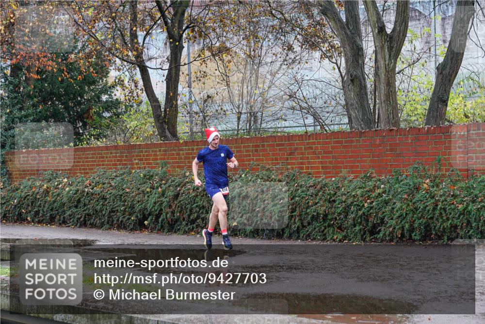 07.12.2025 - St. Pauli X-Mass-Run No. 15 Michael Burmester http://msf.ph/oto/9427703 07.12.2025 10:38:19 Laufen 654 meine-sportfotos.de