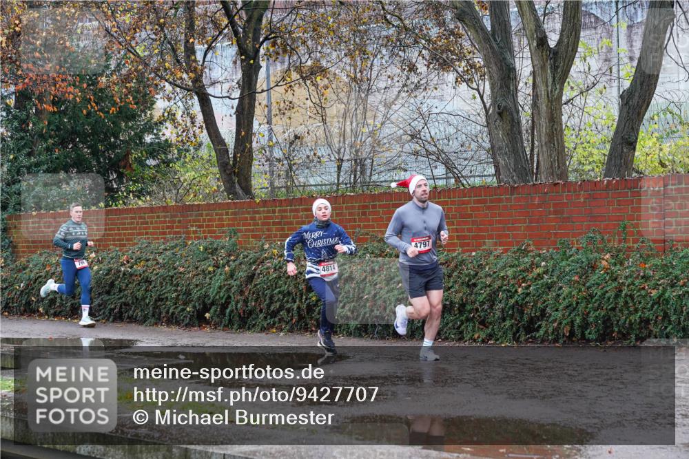 07.12.2025 - St. Pauli X-Mass-Run No. 15 Michael Burmester http://msf.ph/oto/9427707 07.12.2025 10:38:24 Laufen 4814, 4797 meine-sportfotos.de