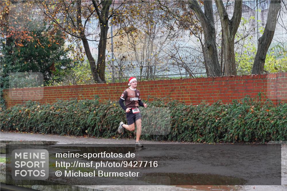 07.12.2025 - St. Pauli X-Mass-Run No. 15 Michael Burmester http://msf.ph/oto/9427716 07.12.2025 10:38:37 Laufen 106 meine-sportfotos.de