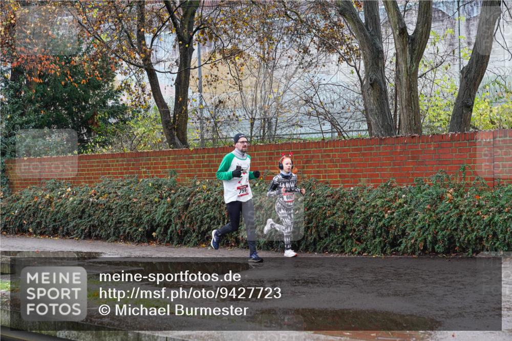 07.12.2025 - St. Pauli X-Mass-Run No. 15 Michael Burmester http://msf.ph/oto/9427723 07.12.2025 10:39:38 Laufen 759, 692 meine-sportfotos.de