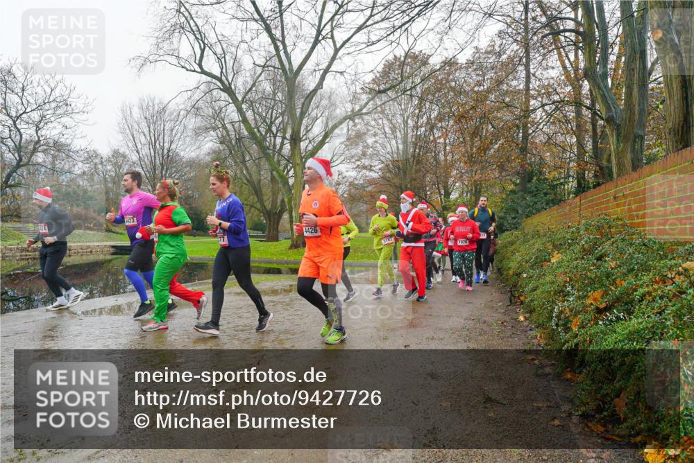 07.12.2025 - St. Pauli X-Mass-Run No. 15 Michael Burmester http://msf.ph/oto/9427726 07.12.2025 11:25:26 Laufen 4423, 4426, 3183, 1926 meine-sportfotos.de