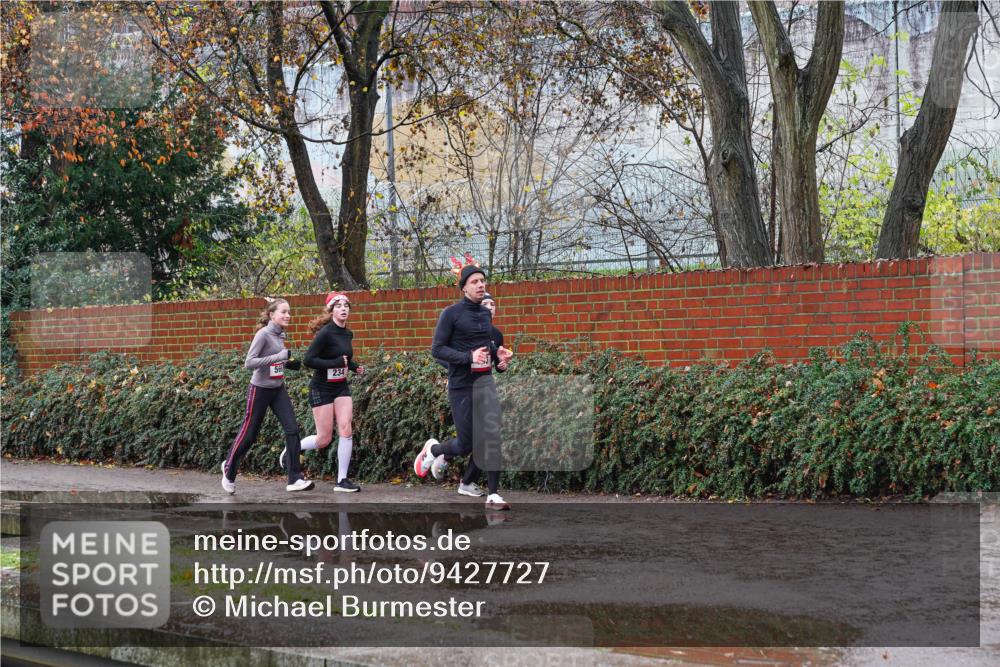 07.12.2025 - St. Pauli X-Mass-Run No. 15 Michael Burmester http://msf.ph/oto/9427727 07.12.2025 10:40:08 Laufen 234 meine-sportfotos.de