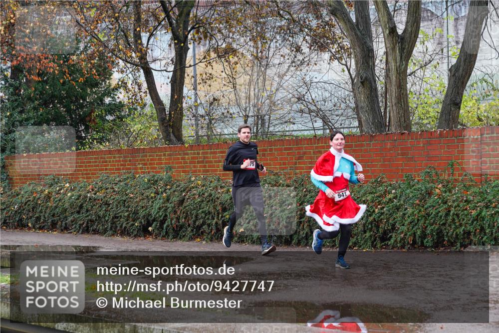 07.12.2025 - St. Pauli X-Mass-Run No. 15 Michael Burmester http://msf.ph/oto/9427747 07.12.2025 10:40:37 Laufen 941 meine-sportfotos.de