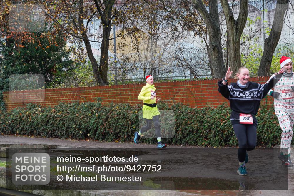 07.12.2025 - St. Pauli X-Mass-Run No. 15 Michael Burmester http://msf.ph/oto/9427752 07.12.2025 10:40:47 Laufen 251, 280 meine-sportfotos.de