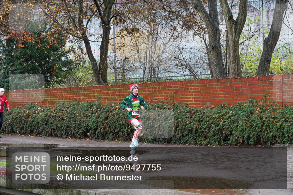 07.12.2025 - St. Pauli X-Mass-Run No. 15 Michael Burmester http://msf.ph/oto/9427755 07.12.2025 10:40:54 Laufen 1390 meine-sportfotos.de