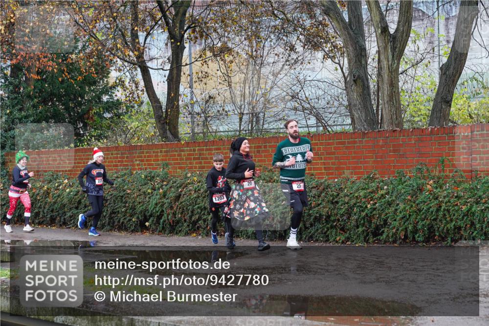 07.12.2025 - St. Pauli X-Mass-Run No. 15 Michael Burmester http://msf.ph/oto/9427780 07.12.2025 10:41:42 Laufen 225, 1203, 20, 25 meine-sportfotos.de