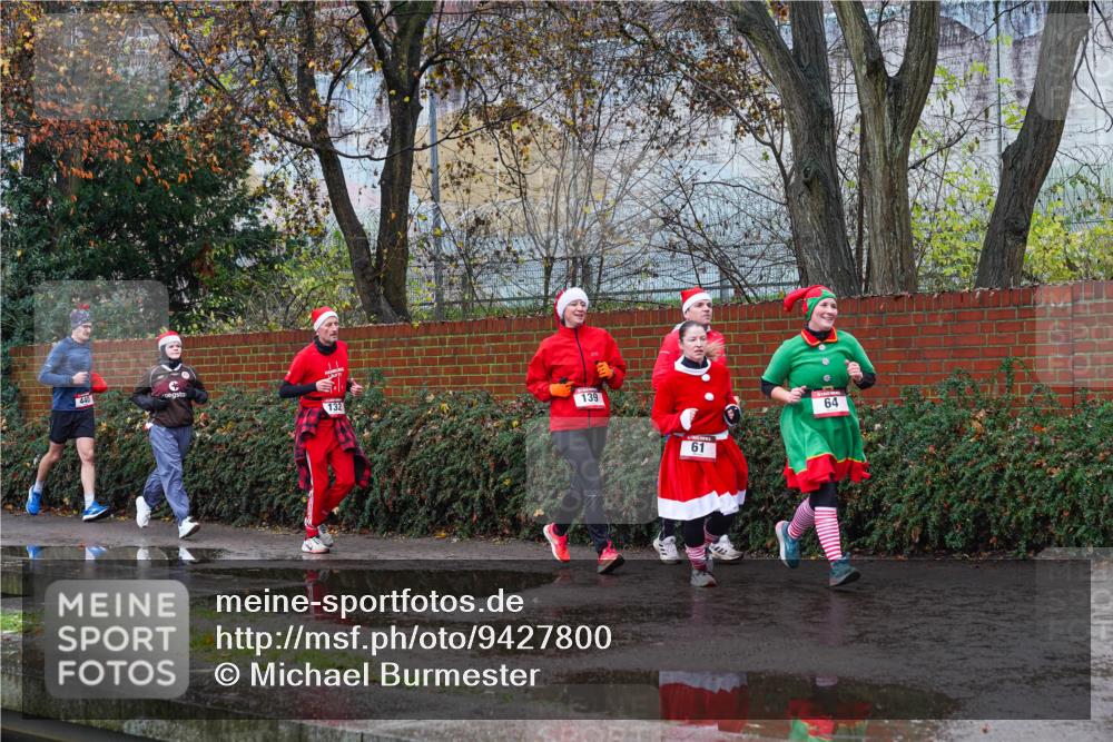 07.12.2025 - St. Pauli X-Mass-Run No. 15 Michael Burmester http://msf.ph/oto/9427800 07.12.2025 10:41:58 Laufen 440, 132, 139, 61, 64 meine-sportfotos.de