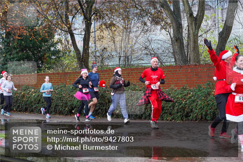 07.12.2025 - St. Pauli X-Mass-Run No. 15 Michael Burmester http://msf.ph/oto/9427803 07.12.2025 10:42:00 Laufen 439, 68, 440, 13, 61 meine-sportfotos.de