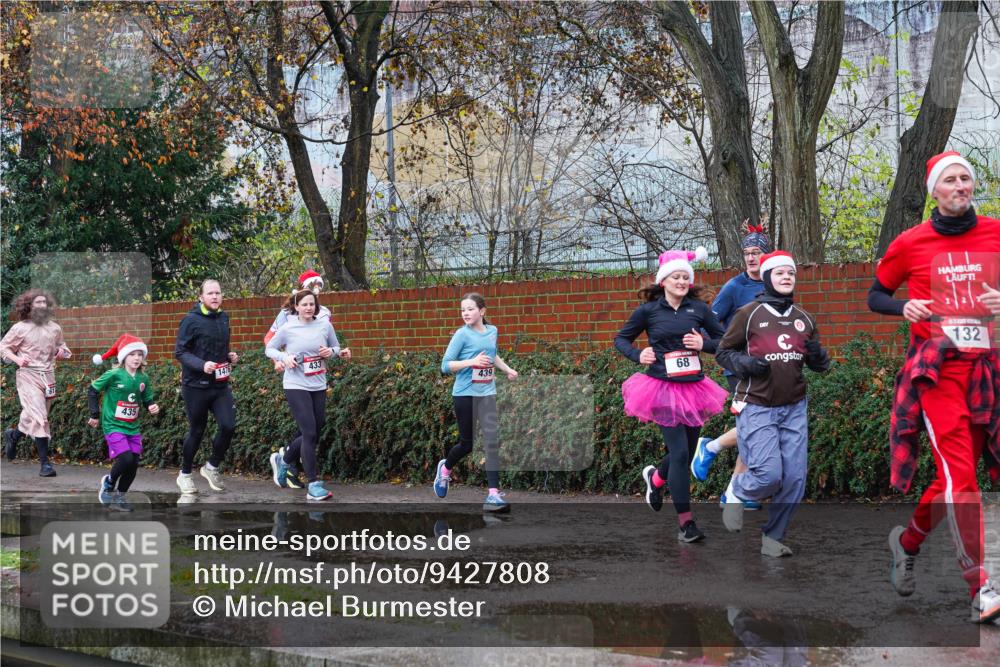 07.12.2025 - St. Pauli X-Mass-Run No. 15 Michael Burmester http://msf.ph/oto/9427808 07.12.2025 10:42:02 Laufen 435, 433, 439, 68, 132 meine-sportfotos.de
