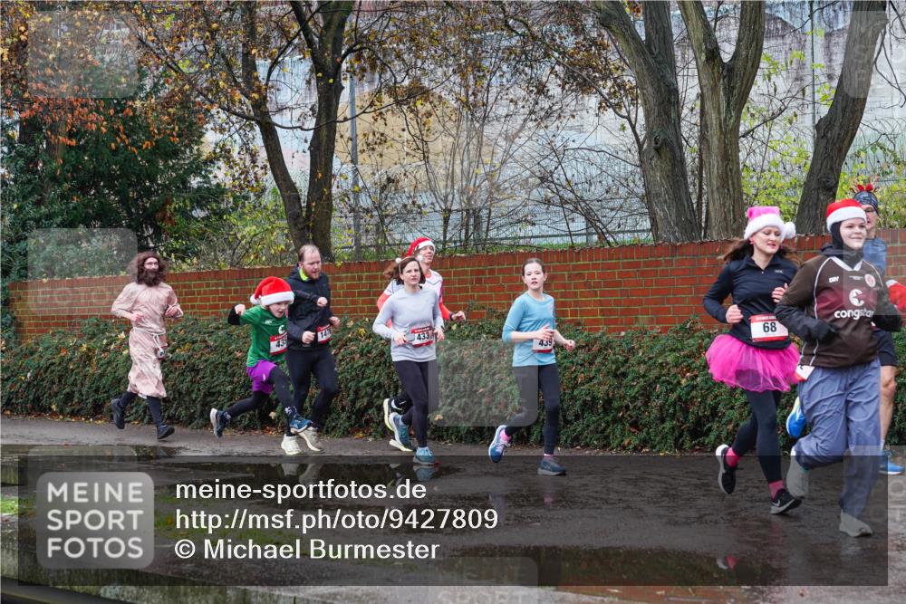 07.12.2025 - St. Pauli X-Mass-Run No. 15 Michael Burmester http://msf.ph/oto/9427809 07.12.2025 10:42:03 Laufen 68 meine-sportfotos.de