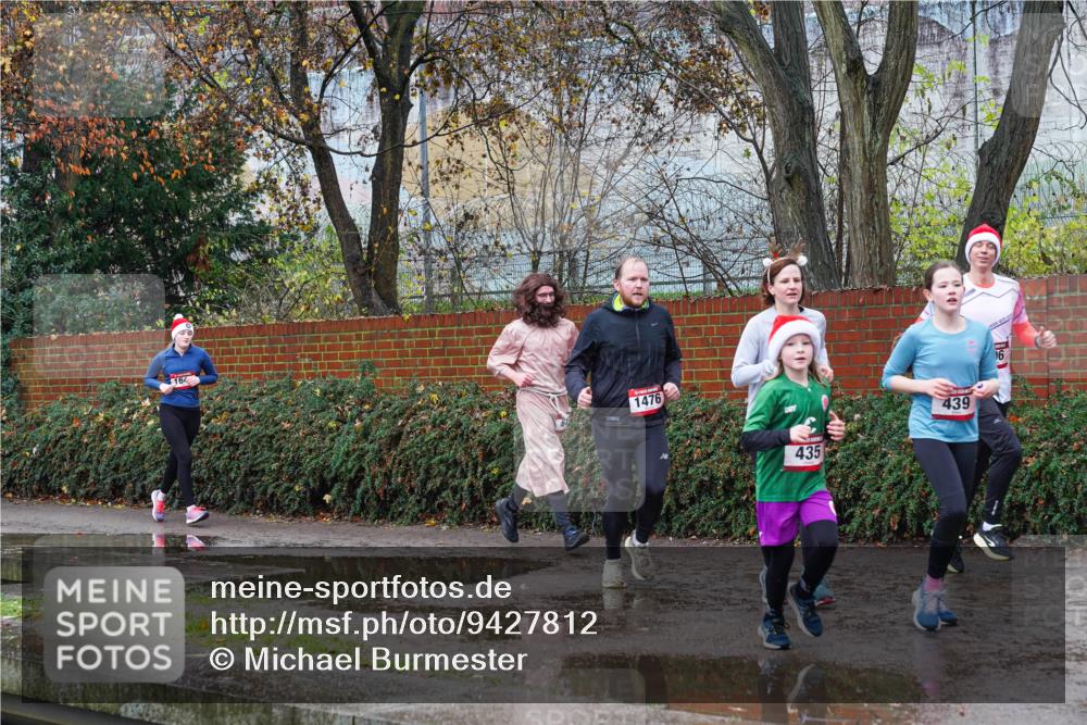 07.12.2025 - St. Pauli X-Mass-Run No. 15 Michael Burmester http://msf.ph/oto/9427812 07.12.2025 10:42:04 Laufen 16, 1476, 435, 439, 16 meine-sportfotos.de