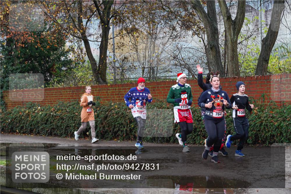 07.12.2025 - St. Pauli X-Mass-Run No. 15 Michael Burmester http://msf.ph/oto/9427831 07.12.2025 10:42:19 Laufen 113, 1067, 1721, 764, 1068 meine-sportfotos.de