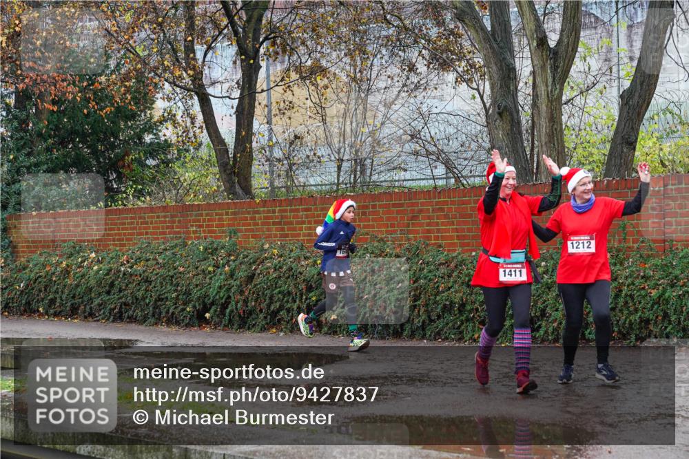 07.12.2025 - St. Pauli X-Mass-Run No. 15 Michael Burmester http://msf.ph/oto/9427837 07.12.2025 10:42:25 Laufen 1411, 1212 meine-sportfotos.de
