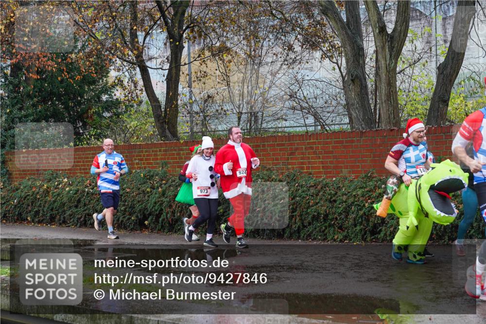 07.12.2025 - St. Pauli X-Mass-Run No. 15 Michael Burmester http://msf.ph/oto/9427846 07.12.2025 10:42:34 Laufen 973, 924 meine-sportfotos.de