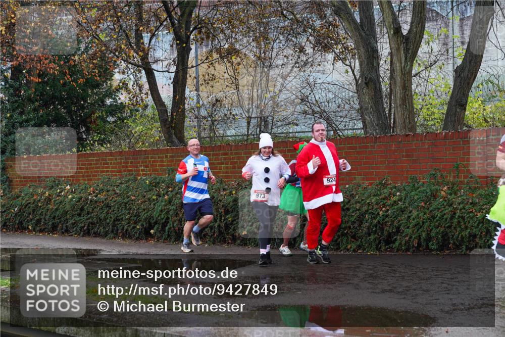 07.12.2025 - St. Pauli X-Mass-Run No. 15 Michael Burmester http://msf.ph/oto/9427849 07.12.2025 10:42:34 Laufen 973, 924 meine-sportfotos.de