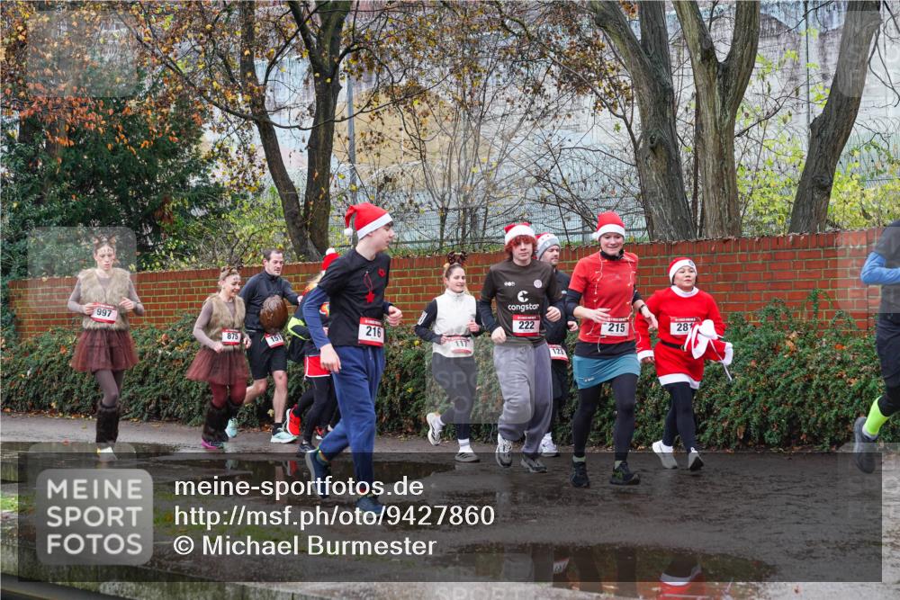 07.12.2025 - St. Pauli X-Mass-Run No. 15 Michael Burmester http://msf.ph/oto/9427860 07.12.2025 10:42:43 Laufen 997, 875, 151, 216, 222, 215, 28, 117 meine-sportfotos.de
