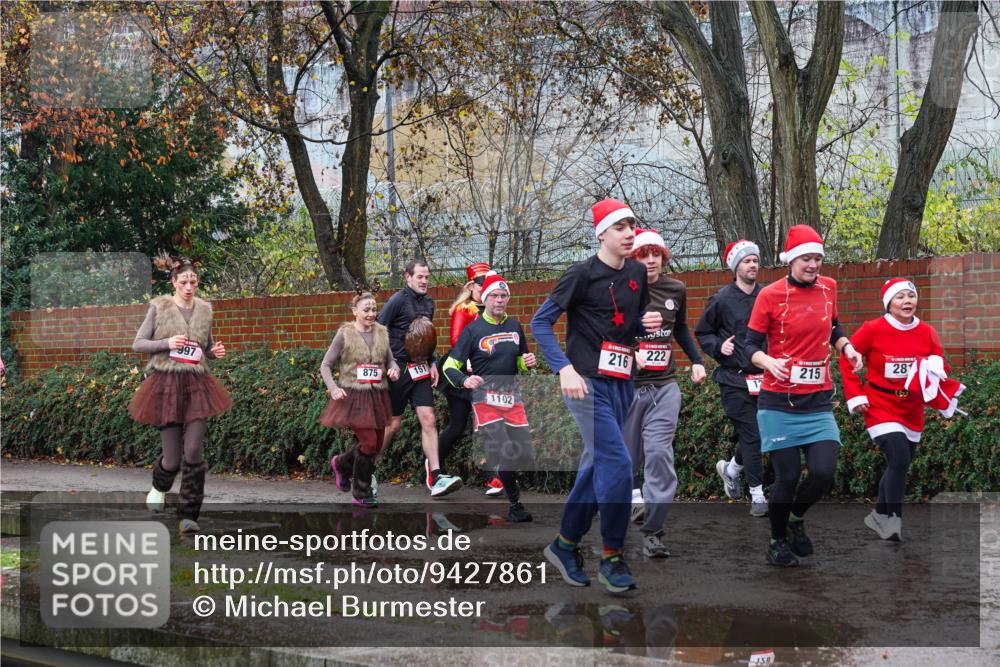 07.12.2025 - St. Pauli X-Mass-Run No. 15 Michael Burmester http://msf.ph/oto/9427861 07.12.2025 10:42:43 Laufen 997, 875, 151, 1102, 216, 222, 215, 281 meine-sportfotos.de