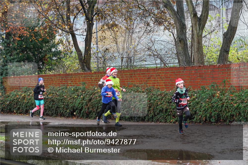 07.12.2025 - St. Pauli X-Mass-Run No. 15 Michael Burmester http://msf.ph/oto/9427877 07.12.2025 10:43:01 Laufen 698, 82 meine-sportfotos.de