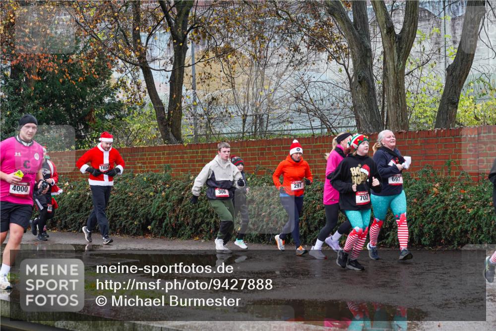 07.12.2025 - St. Pauli X-Mass-Run No. 15 Michael Burmester http://msf.ph/oto/9427888 07.12.2025 10:43:06 Laufen 4000, 1854, 297, 306, 702, 697 meine-sportfotos.de