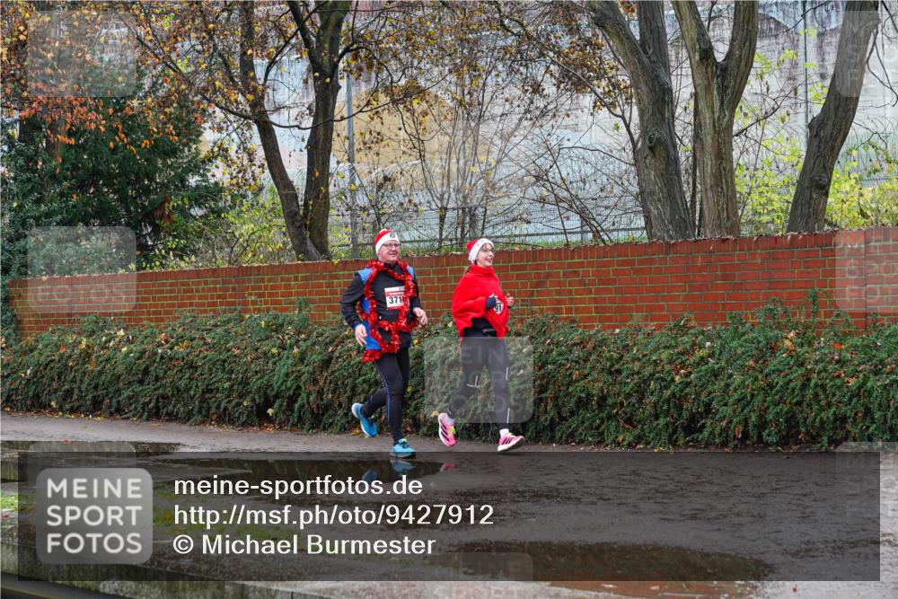 07.12.2025 - St. Pauli X-Mass-Run No. 15 Michael Burmester http://msf.ph/oto/9427912 07.12.2025 10:43:20 Laufen 371, 91 meine-sportfotos.de