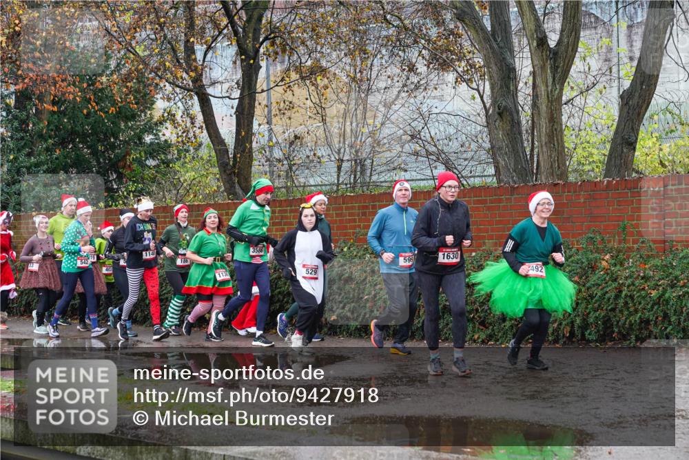 07.12.2025 - St. Pauli X-Mass-Run No. 15 Michael Burmester http://msf.ph/oto/9427918 07.12.2025 10:43:26 Laufen 542, 403, 3, 1140, 3586, 186, 1136, 1630, 599, 492, 529 meine-sportfotos.de