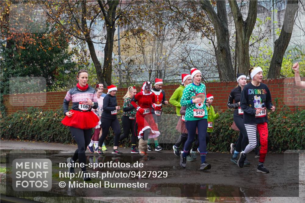 07.12.2025 - St. Pauli X-Mass-Run No. 15 Michael Burmester http://msf.ph/oto/9427929 07.12.2025 10:43:30 Laufen 1063, 1557, 1403, 286, 542, 40, 39, 5, 140 meine-sportfotos.de