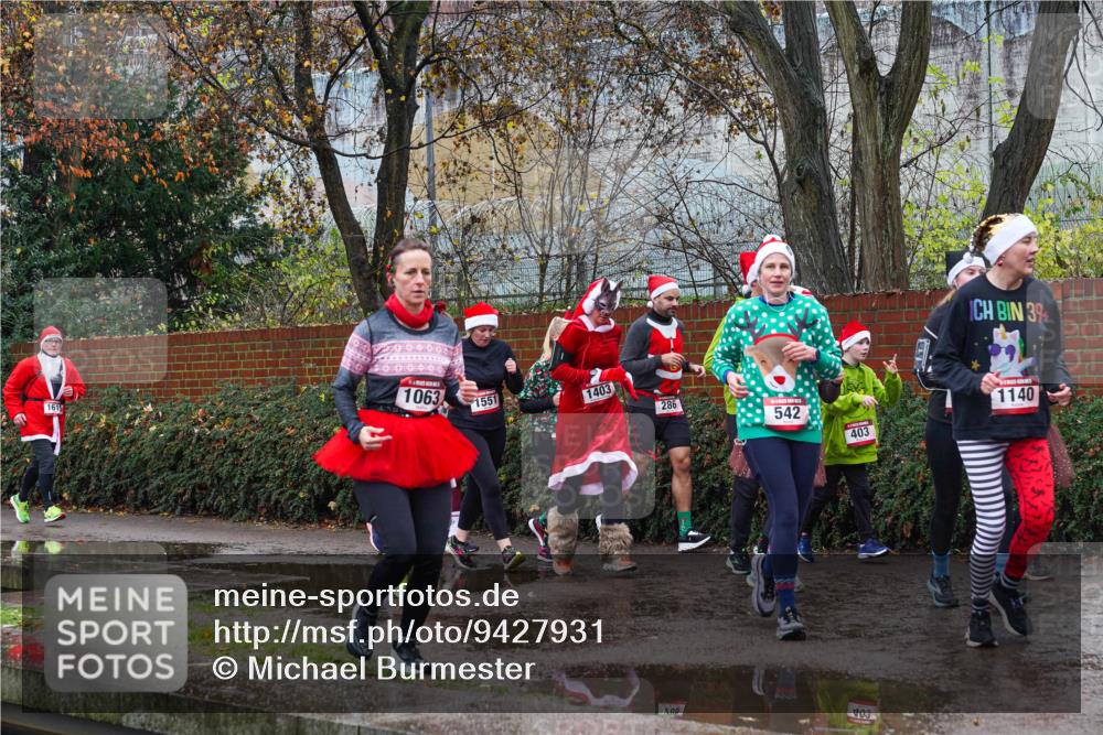 07.12.2025 - St. Pauli X-Mass-Run No. 15 Michael Burmester http://msf.ph/oto/9427931 07.12.2025 10:43:30 Laufen 1615, 1063, 1551, 1403, 286, 542, 39, 403, 1140, 103, 80 meine-sportfotos.de