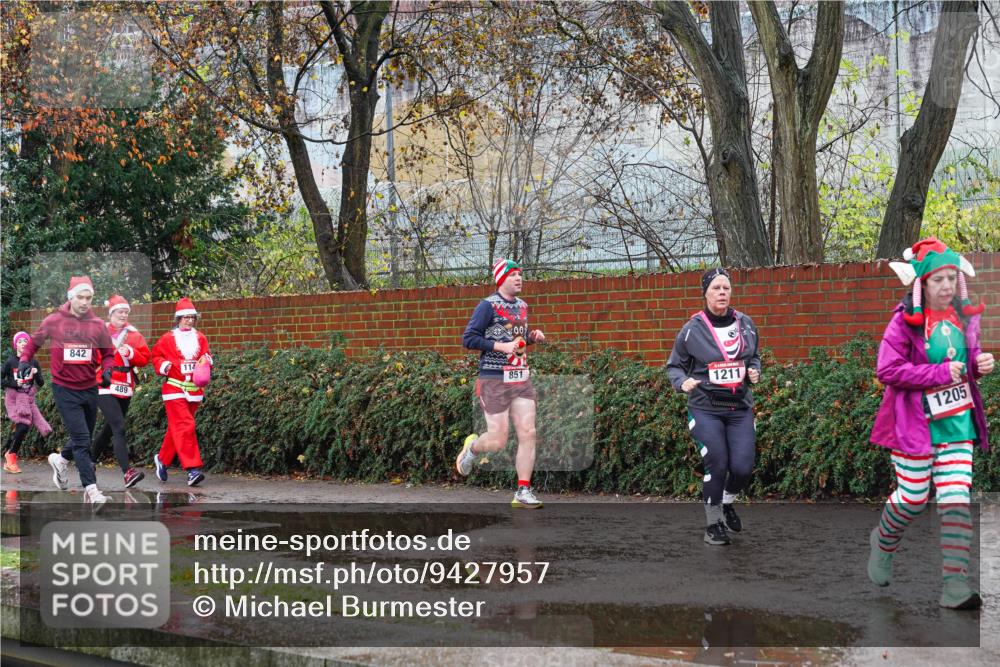 07.12.2025 - St. Pauli X-Mass-Run No. 15 Michael Burmester http://msf.ph/oto/9427957 07.12.2025 10:43:49 Laufen 842, 851, 489, 1211, 1205 meine-sportfotos.de
