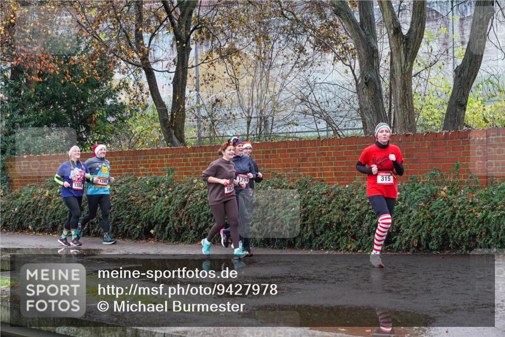 07.12.2025 - St. Pauli X-Mass-Run No. 15 Michael Burmester http://msf.ph/oto/9427978 07.12.2025 10:44:11 Laufen 1286, 1285, 163, 1751, 315 meine-sportfotos.de
