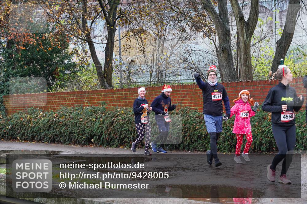 07.12.2025 - St. Pauli X-Mass-Run No. 15 Michael Burmester http://msf.ph/oto/9428005 07.12.2025 10:44:29 Laufen 1560, 155, 4574, 1584, 4568 meine-sportfotos.de