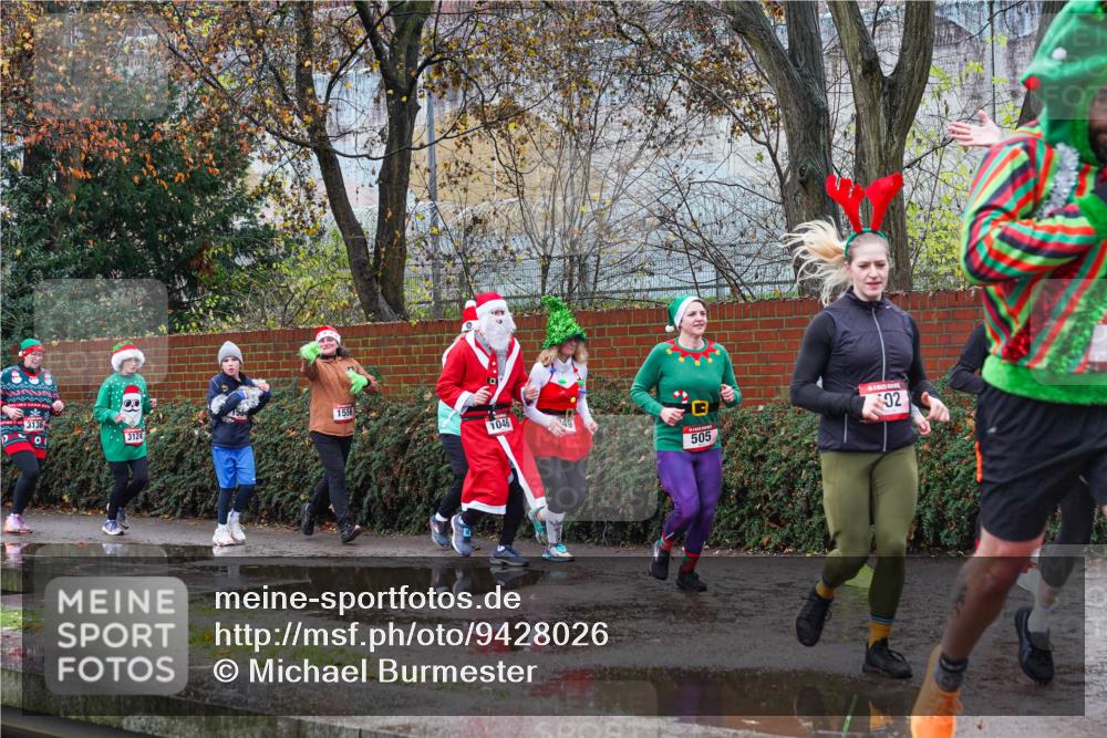07.12.2025 - St. Pauli X-Mass-Run No. 15 Michael Burmester http://msf.ph/oto/9428026 07.12.2025 10:44:43 Laufen 12, 3136, 3124, 150, 1556, 1046, 505, 92 meine-sportfotos.de