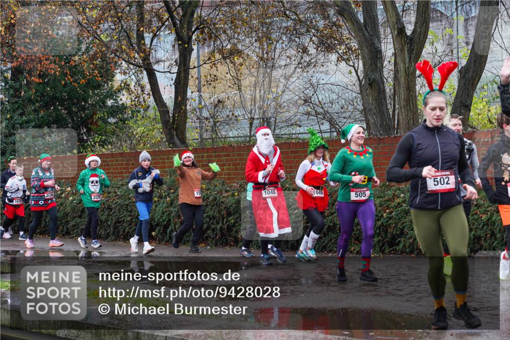 07.12.2025 - St. Pauli X-Mass-Run No. 15 Michael Burmester http://msf.ph/oto/9428028 07.12.2025 10:44:43 Laufen 1626, 3124, 15, 1046, 502, 049, 505 meine-sportfotos.de