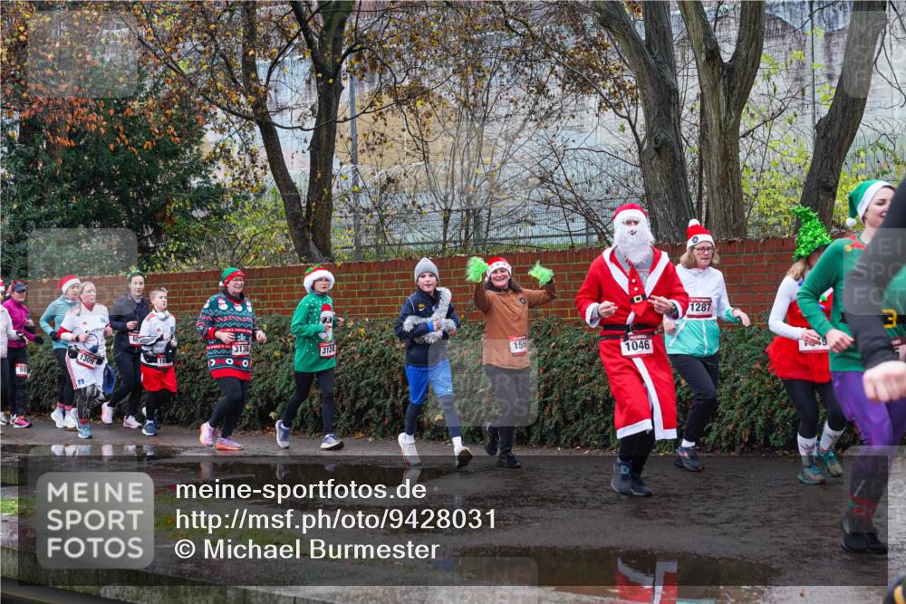 07.12.2025 - St. Pauli X-Mass-Run No. 15 Michael Burmester http://msf.ph/oto/9428031 07.12.2025 10:44:44 Laufen 1046, 1287 meine-sportfotos.de