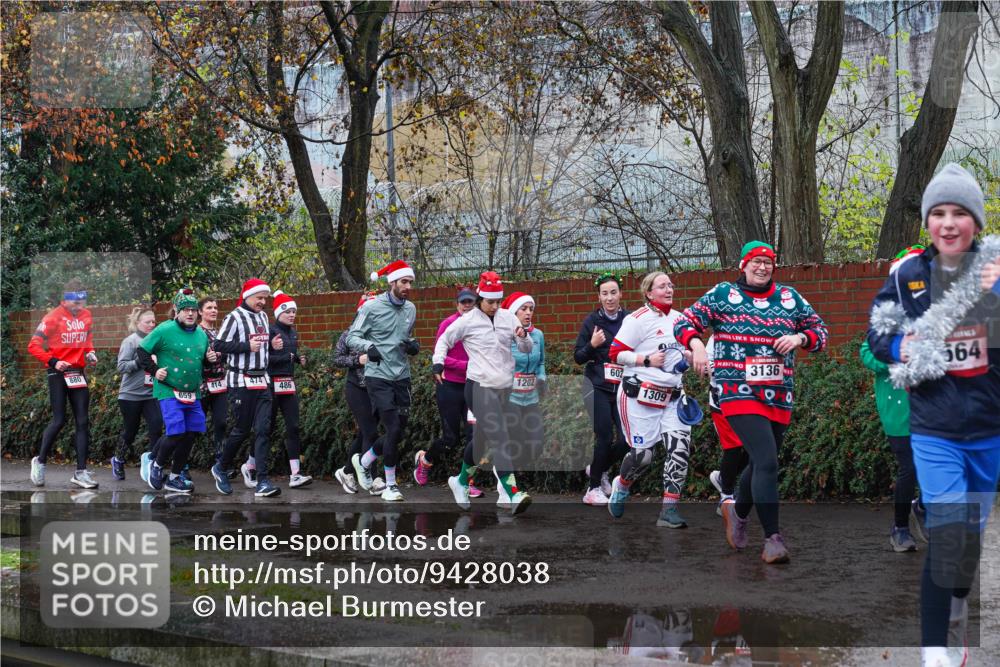 07.12.2025 - St. Pauli X-Mass-Run No. 15 Michael Burmester http://msf.ph/oto/9428038 07.12.2025 10:44:48 Laufen 880, 659, 414, 486, 1202, 603, 1309, 3136, 00, 564 meine-sportfotos.de