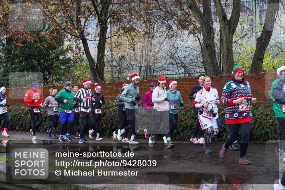 07.12.2025 - St. Pauli X-Mass-Run No. 15 Michael Burmester http://msf.ph/oto/9428039 07.12.2025 10:44:48 Laufen 1385, 880, 204, 1202, 659, 486, 1309, 3136 meine-sportfotos.de