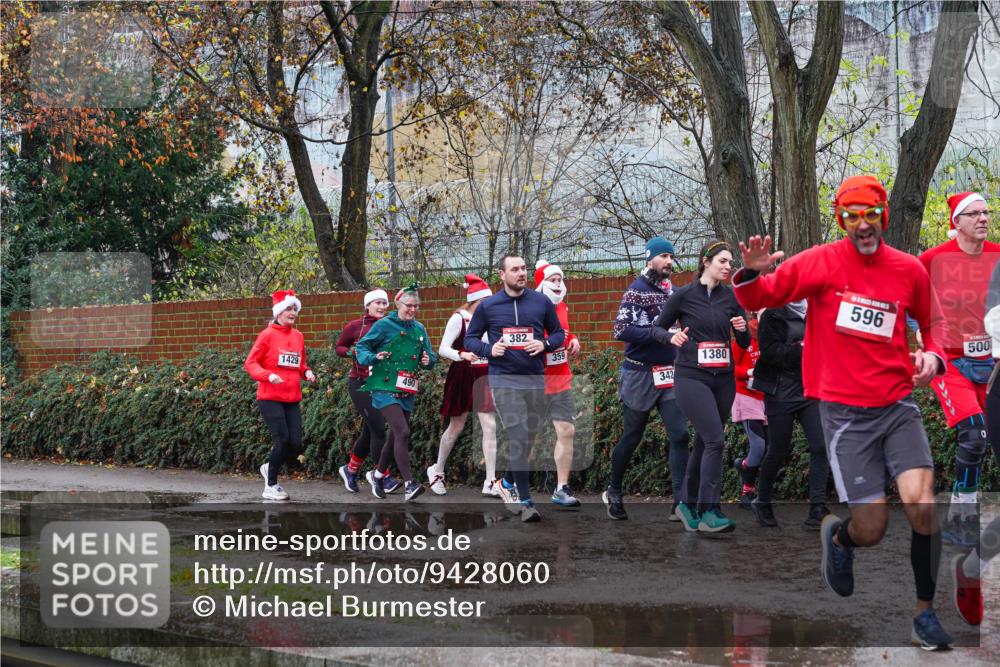07.12.2025 - St. Pauli X-Mass-Run No. 15 Michael Burmester http://msf.ph/oto/9428060 07.12.2025 10:44:55 Laufen 382, 1429, 359, 1380, 342, 596, 500 meine-sportfotos.de