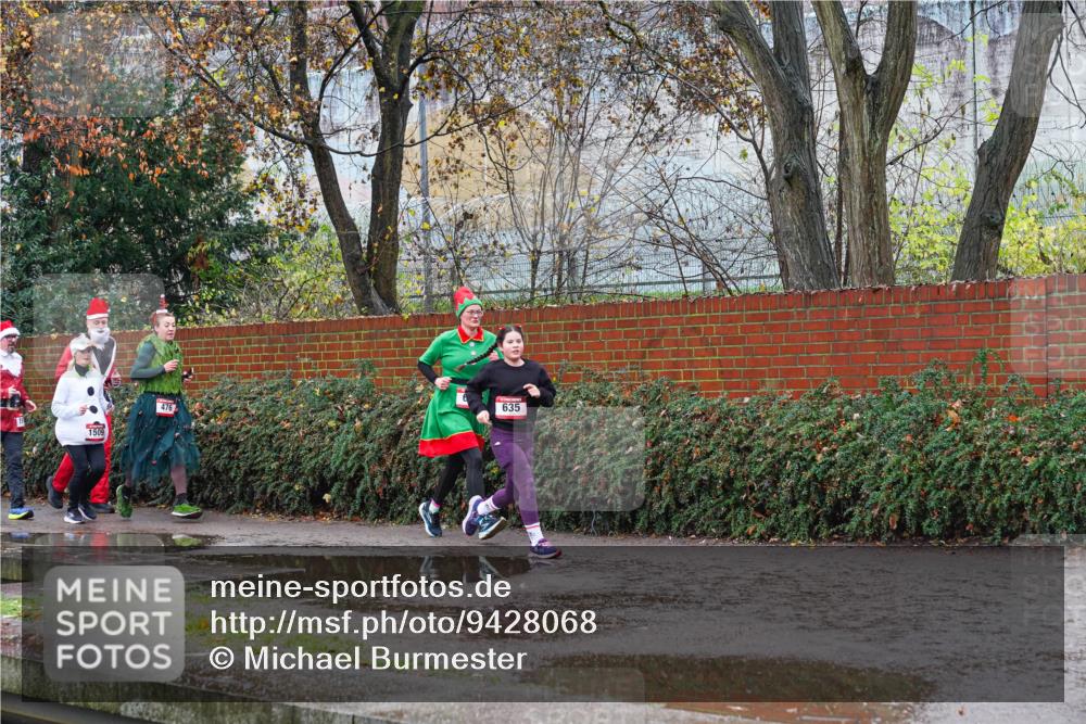 07.12.2025 - St. Pauli X-Mass-Run No. 15 Michael Burmester http://msf.ph/oto/9428068 07.12.2025 10:45:04 Laufen 1509, 476, 635 meine-sportfotos.de