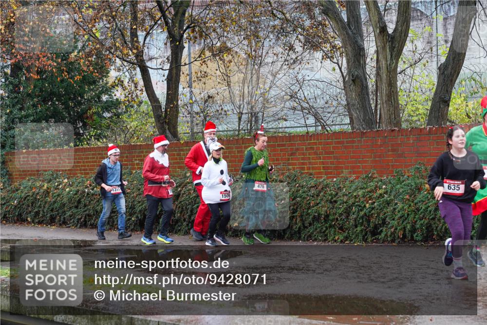 07.12.2025 - St. Pauli X-Mass-Run No. 15 Michael Burmester http://msf.ph/oto/9428071 07.12.2025 10:45:07 Laufen 1311, 1509, 476, 635 meine-sportfotos.de