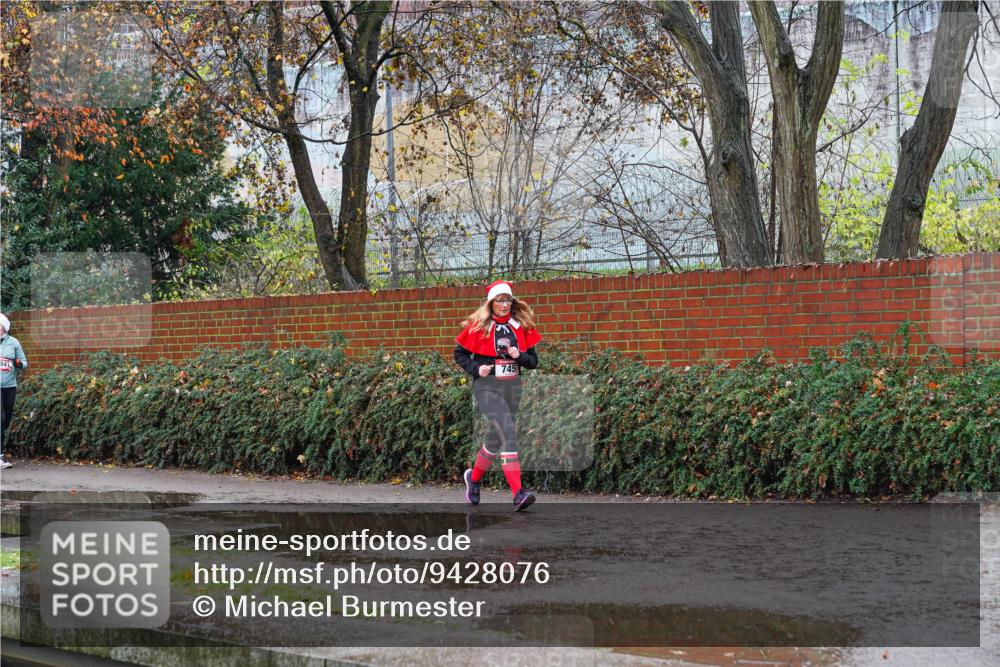 07.12.2025 - St. Pauli X-Mass-Run No. 15 Michael Burmester http://msf.ph/oto/9428076 07.12.2025 10:45:12 Laufen 745 meine-sportfotos.de