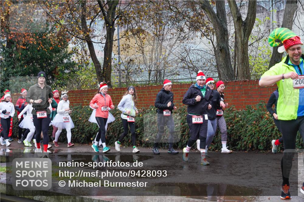 07.12.2025 - St. Pauli X-Mass-Run No. 15 Michael Burmester http://msf.ph/oto/9428093 07.12.2025 10:45:21 Laufen 1697, 190, 1619, 17, 182, 395, 313, 361, 200 meine-sportfotos.de
