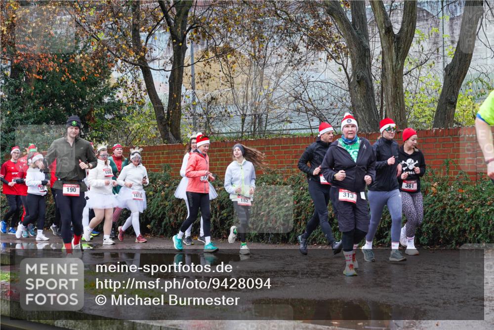 07.12.2025 - St. Pauli X-Mass-Run No. 15 Michael Burmester http://msf.ph/oto/9428094 07.12.2025 10:45:21 Laufen 16, 190, 1568, 361, 313, 1619, 182 meine-sportfotos.de