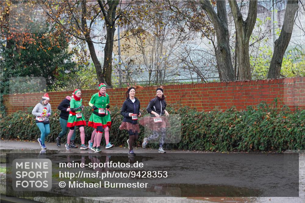 07.12.2025 - St. Pauli X-Mass-Run No. 15 Michael Burmester http://msf.ph/oto/9428353 07.12.2025 10:48:00 Laufen 375, 274, 325, 3241 meine-sportfotos.de