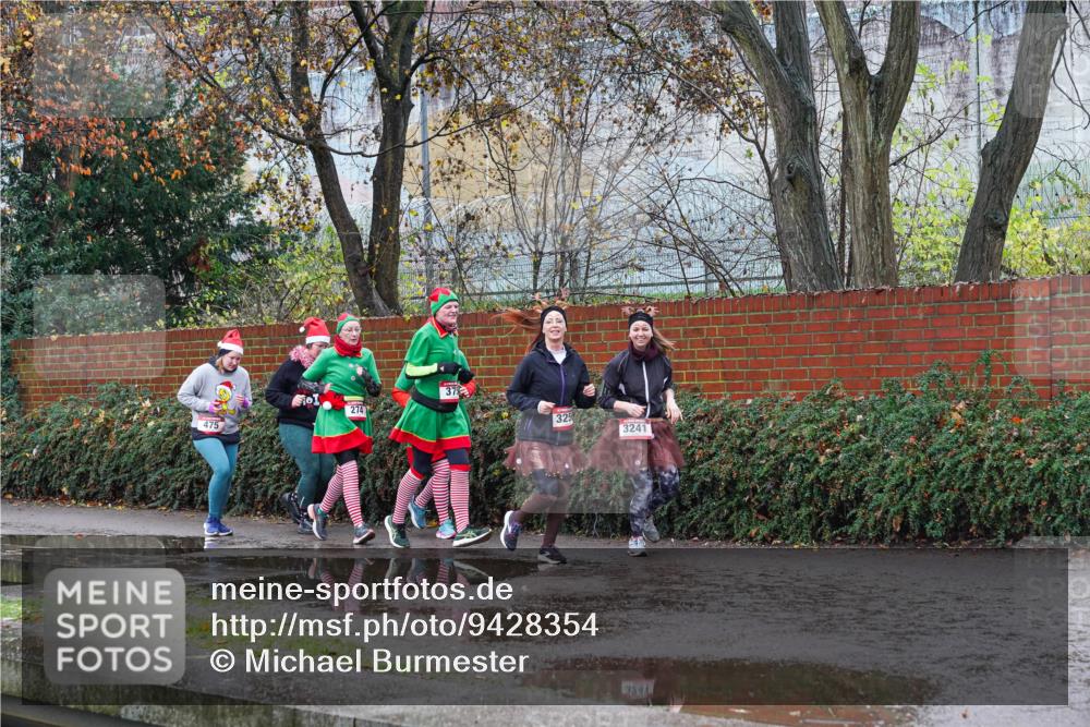 07.12.2025 - St. Pauli X-Mass-Run No. 15 Michael Burmester http://msf.ph/oto/9428354 07.12.2025 10:48:01 Laufen 475, 274, 375, 325, 3241, 3591 meine-sportfotos.de