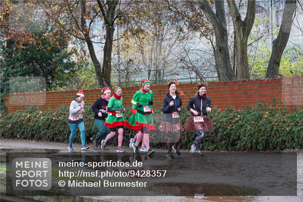 07.12.2025 - St. Pauli X-Mass-Run No. 15 Michael Burmester http://msf.ph/oto/9428357 07.12.2025 10:48:01 Laufen 375, 274, 475, 3256, 3241, 25 meine-sportfotos.de